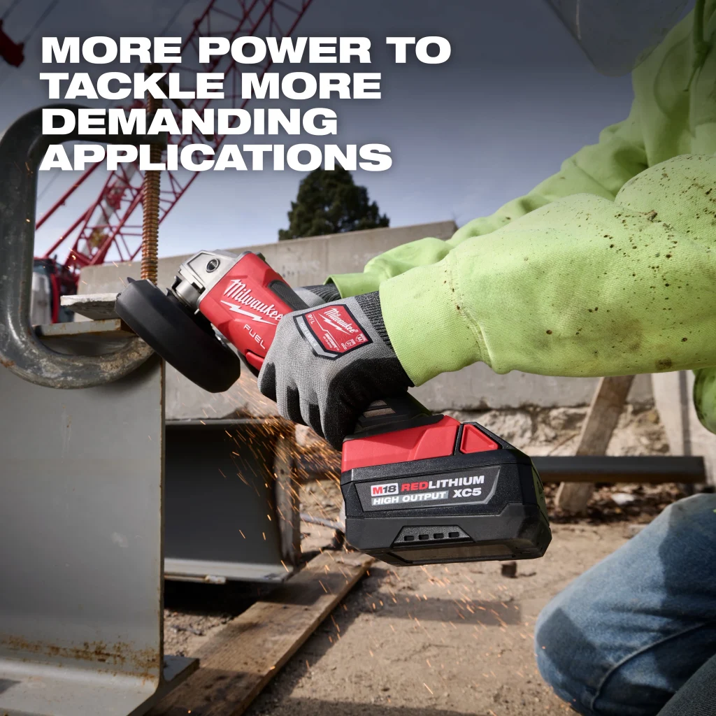 Milwaukee M18™ HIGH OUTPUT XC5 HB55 Battery in Action